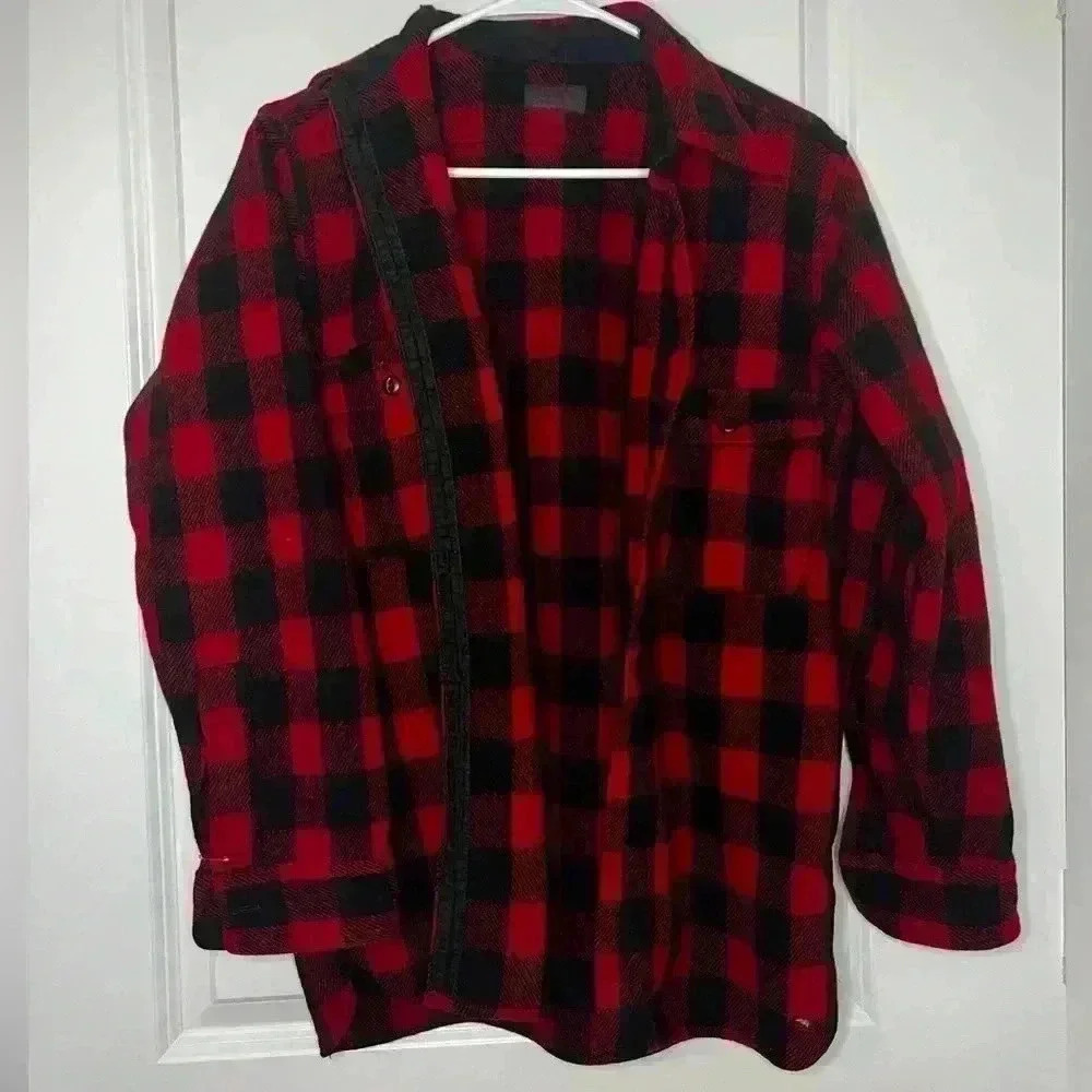 Vintage Sportclad Luxury Outdoor Shirt JC Penney S. it has defects Check details